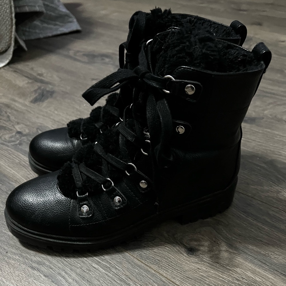 Ninewest Combat boots Sz 8.5